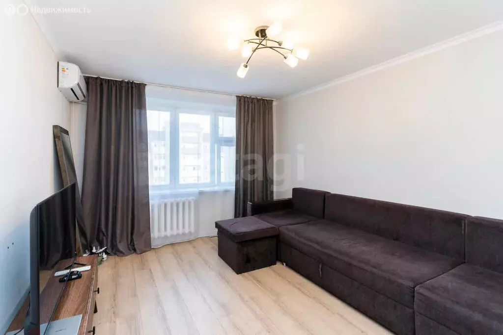 2-комнатная квартира: Тюмень, улица Николая Семёнова, 25 (62.6 м) - Фото 1