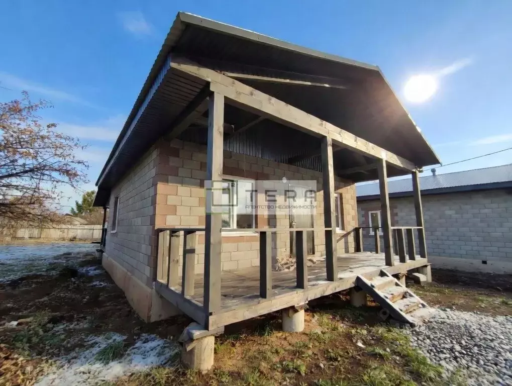 Дом в Башкортостан, Иглинский сельсовет, с. Иглино ул. Железнодорожная ... - Фото 1