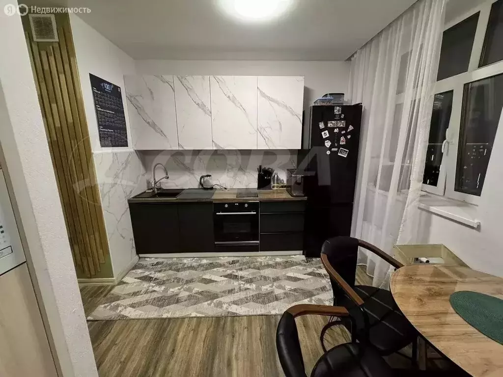 2-комнатная квартира: Тюмень, улица Тимофея Чаркова, 87 (50 м) - Фото 2