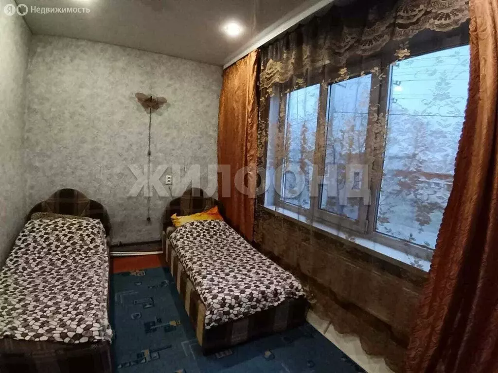 2-комнатная квартира: Абакан, улица Крылова, 34А (38 м) - Фото 1