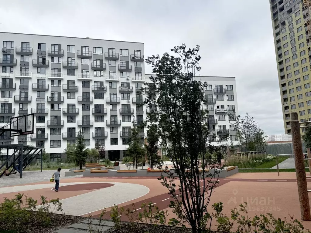 2-к кв. Тюменская область, Тюмень ул. Василия Подшибякина, 11 (63.2 м) - Фото 1