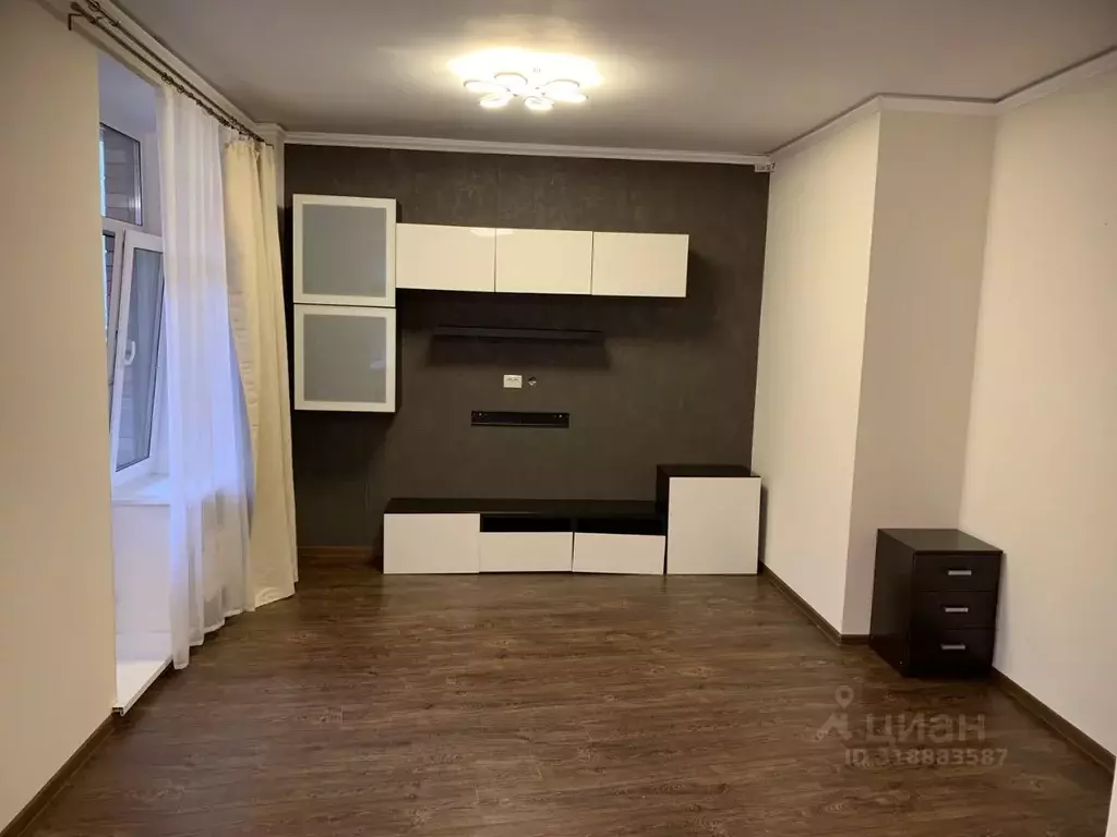 3-к кв. Московская область, Красногорск Опалиха мкр, ул. Пришвина, 11 ... - Фото 0