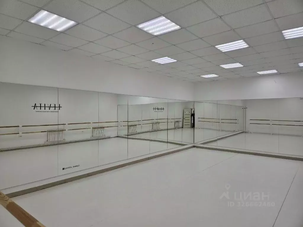 Помещение свободного назначения в Татарстан, Набережные Челны просп. ... - Фото 2