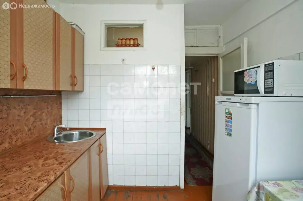 3-комнатная квартира: Омск, улица Ермолаева, 10 (63.5 м) - Фото 1