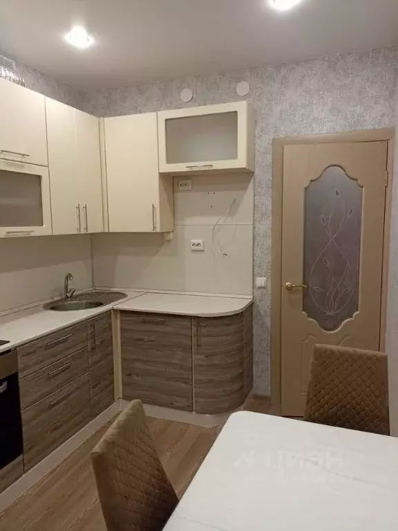 1-к кв. Татарстан, Казань ул. Рауиса Гареева, 92 (40.0 м) - Фото 1