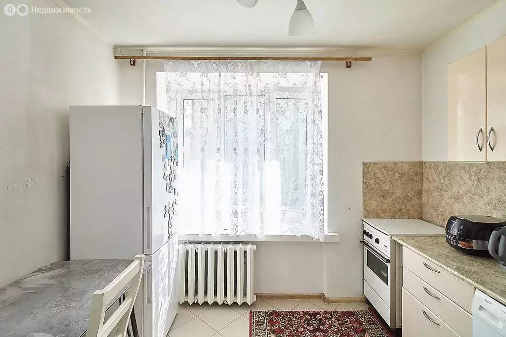2-комнатная квартира: Тюмень, улица Свердлова, 18 (56.4 м) - Фото 2