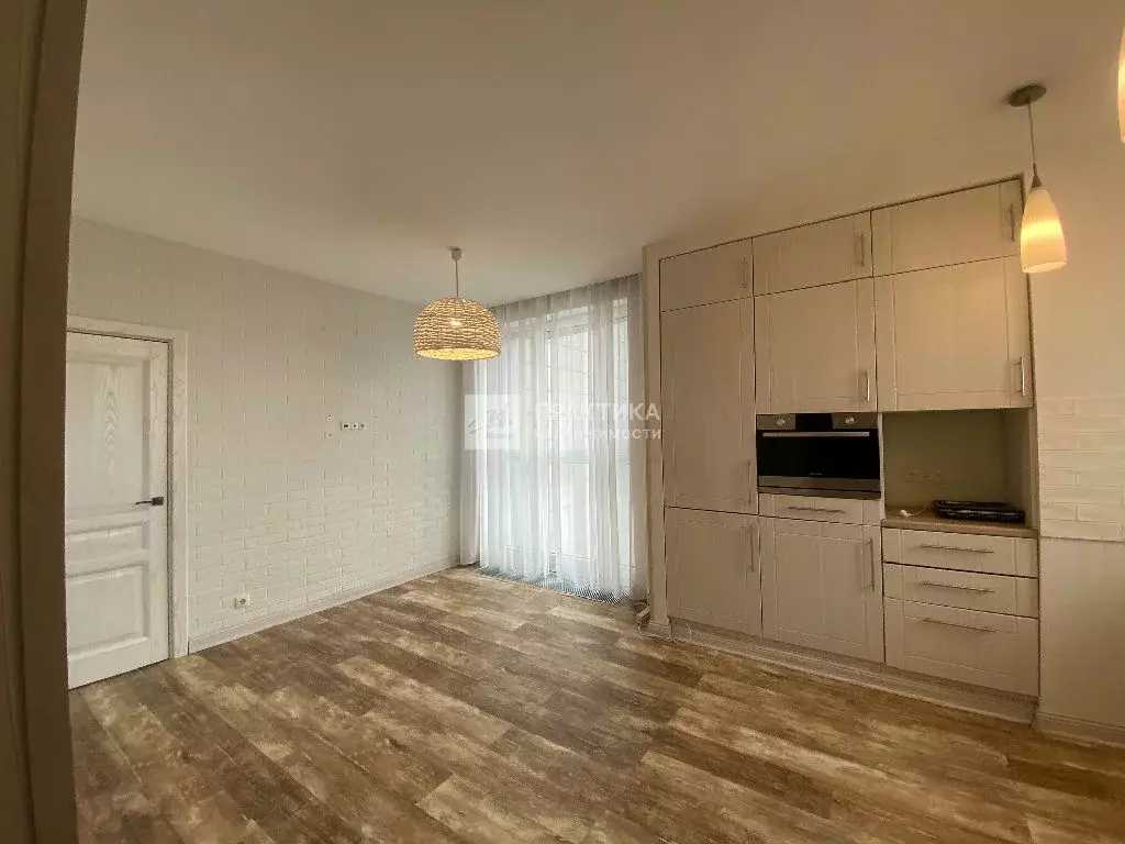 Продается 4-комнатная квартира - Фото 2