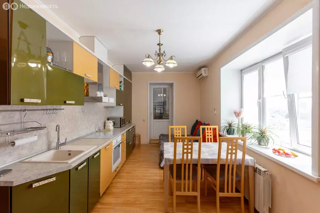 2-комнатная квартира: Астрахань, улица Савушкина, 4к2 (69.5 м) - Фото 0