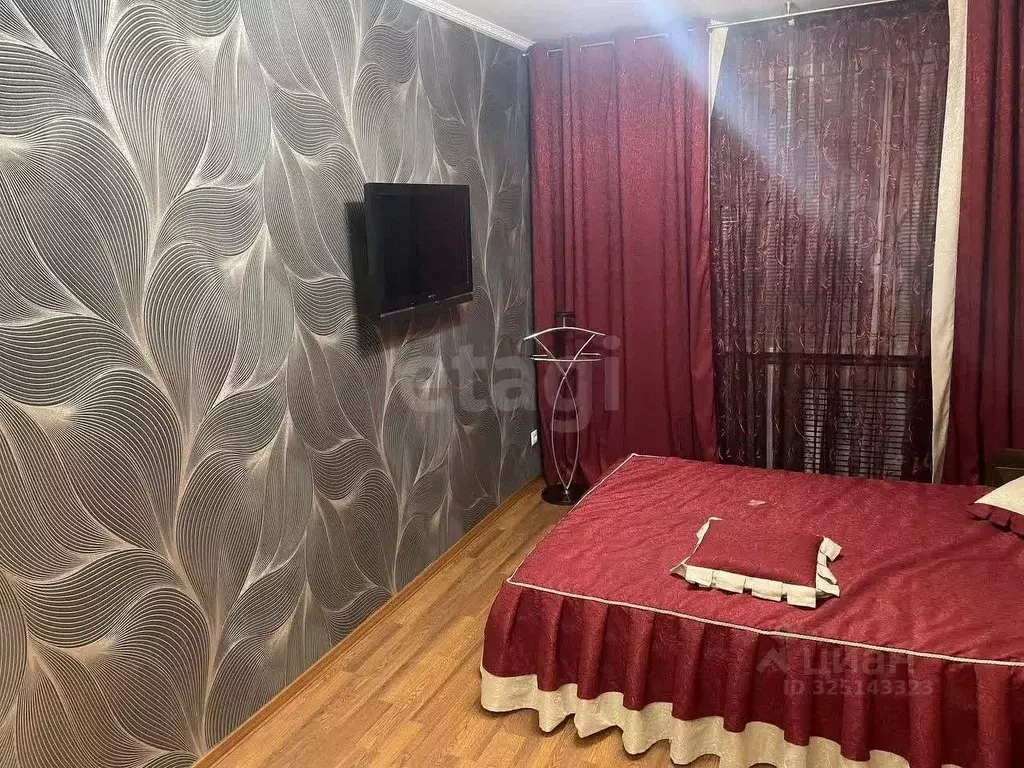 3-к кв. Ямало-Ненецкий АО, Новый Уренгой ул. 26-го съезда КПСС, 14А ... - Фото 1