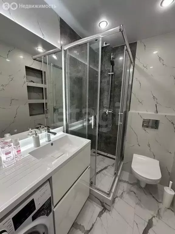 1-комнатная квартира: Тюмень, улица Новосёлов, 107 (38.5 м) - Фото 0