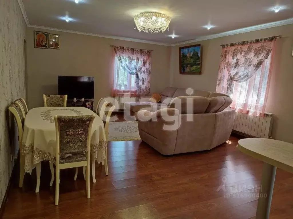 Дом в Белгородская область, Алексеевский муниципальный округ, с. ... - Фото 1