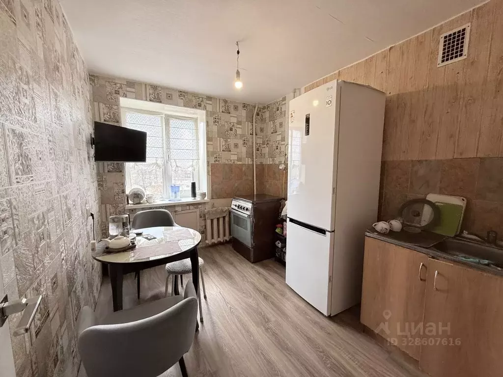 2-к кв. Новгородская область, Валдай ул. Белова, 40 (52.8 м) - Фото 1