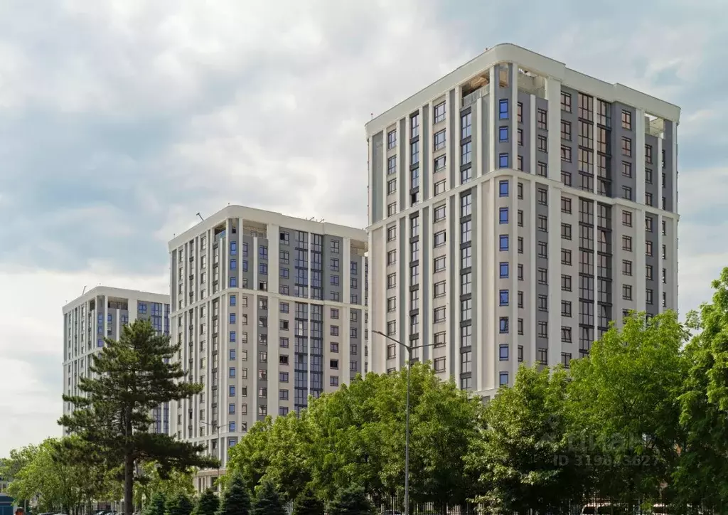 2-к кв. Адыгея, Майкоп ул. Гагарина, 1 (72.7 м) - Фото 1