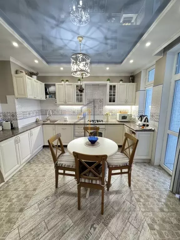 3-к кв. Крым, Евпатория ул. 9 Мая, 45Б (87.0 м) - Фото 1