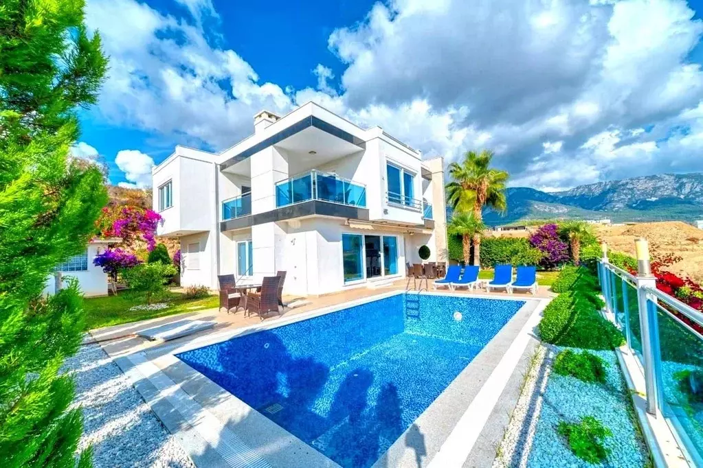 Дом в Краснодарский край, Сочи ул. Ручей Видный, 8В (280 м) - Фото 1