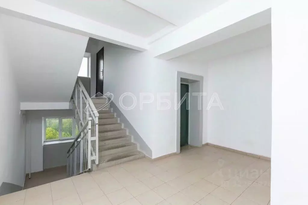 3-к кв. Тюменская область, Тюмень ул. Дружбы, 75 (83.6 м) - Фото 1