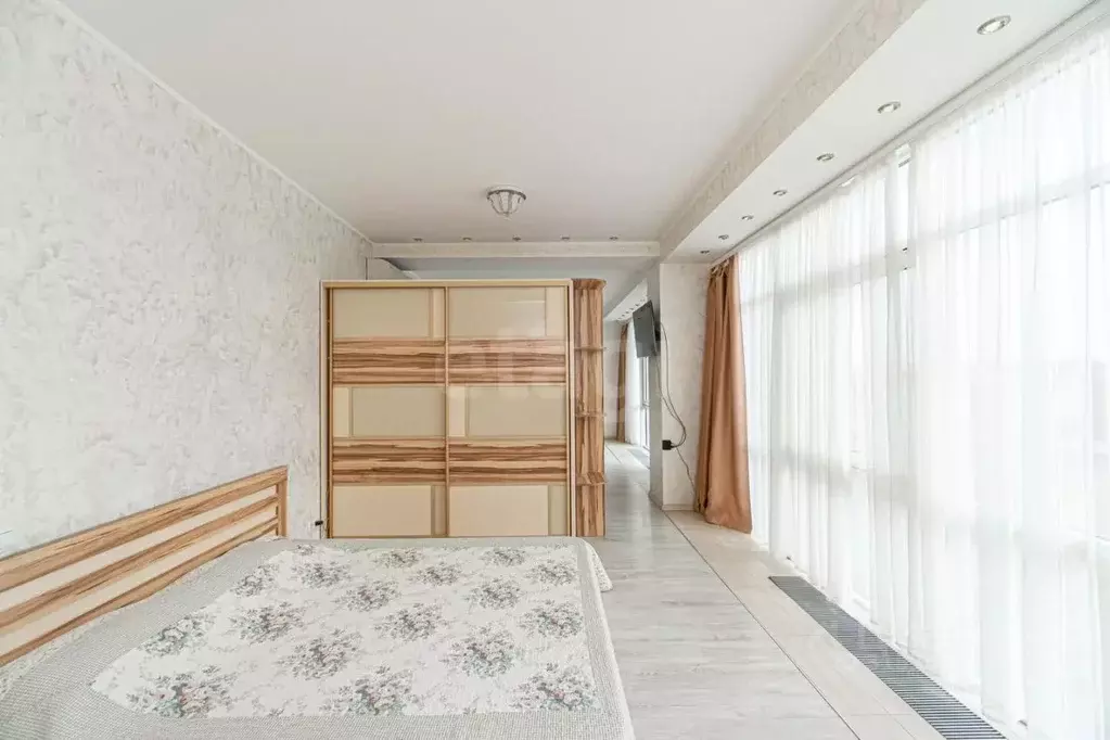 2-к кв. Севастополь наб. Адмирала Клокачева, 16 (64.0 м) - Фото 0