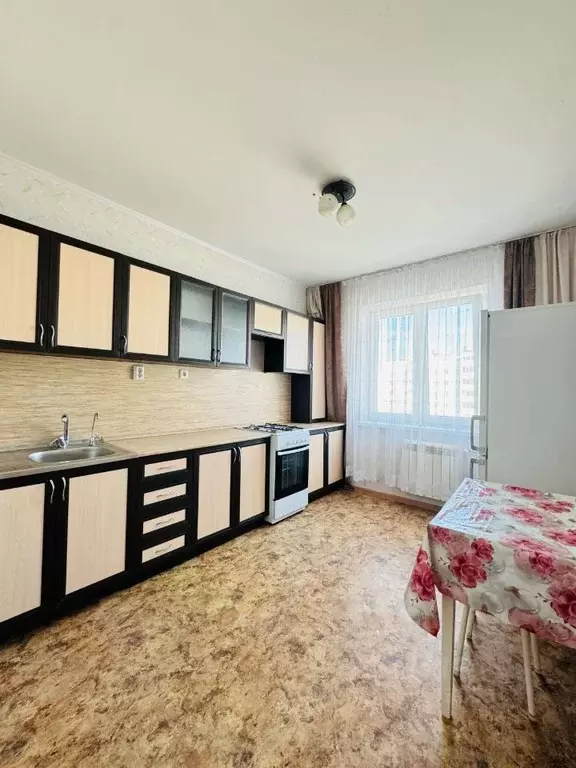 1-к кв. Татарстан, Набережные Челны 35-й комплекс, 10 (40.0 м) - Фото 1