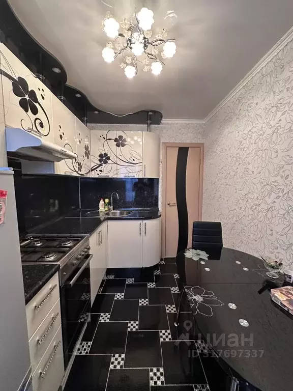 1-к кв. Татарстан, Казань ул. Братьев Касимовых, 56 (48.1 м) - Фото 0