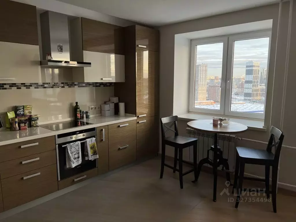 3-к кв. Свердловская область, Екатеринбург ул. Белинского, 137 (92.0 ... - Фото 1