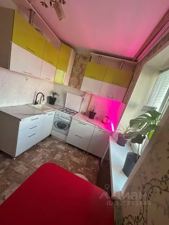 3-к кв. Самарская область, Тольятти ул. Матросова, 60 (58.5 м) - Фото 0