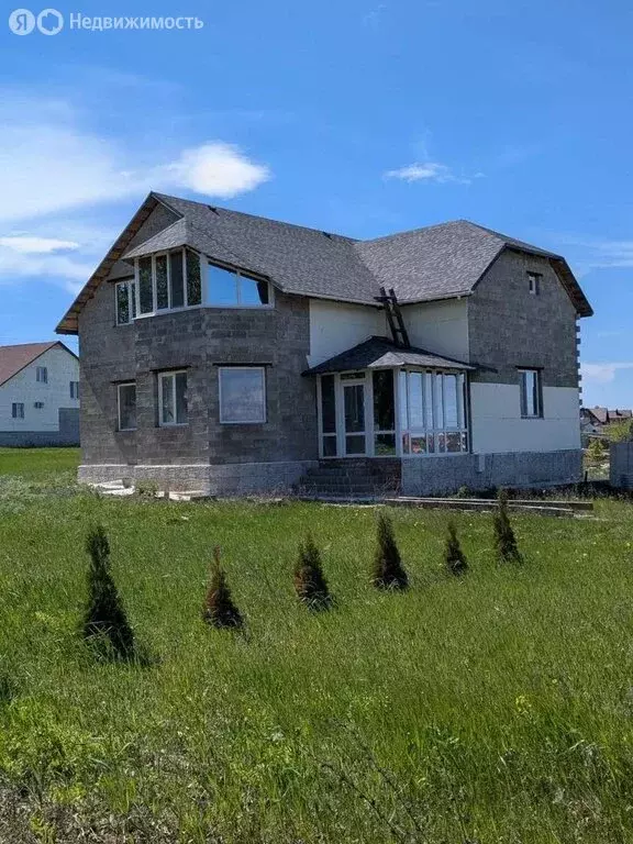 Дом в село Беломестное, микрорайон Беломестное-37, Карьерная улица ... - Фото 1