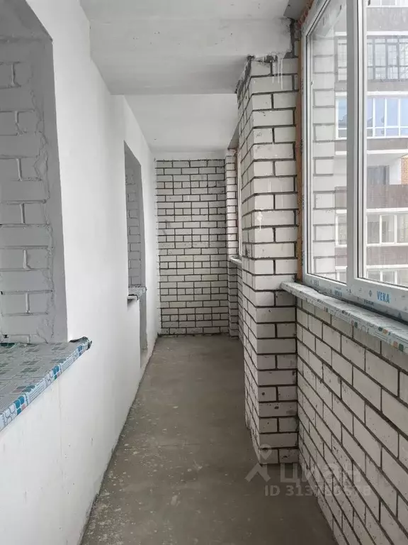 2-к кв. Брянская область, Брянск ул. Горбатова, 10 (65.6 м) - Фото 1
