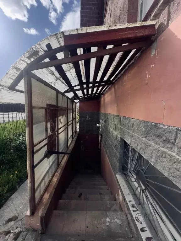 Помещение свободного назначения в Ленинградская область, Коммунар г. ... - Фото 1
