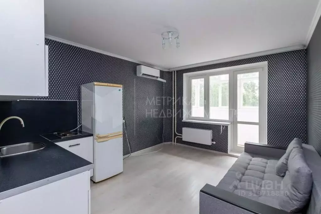 Студия Тюменская область, Тюмень ул. Павла Шарова, 9 (28.8 м) - Фото 1