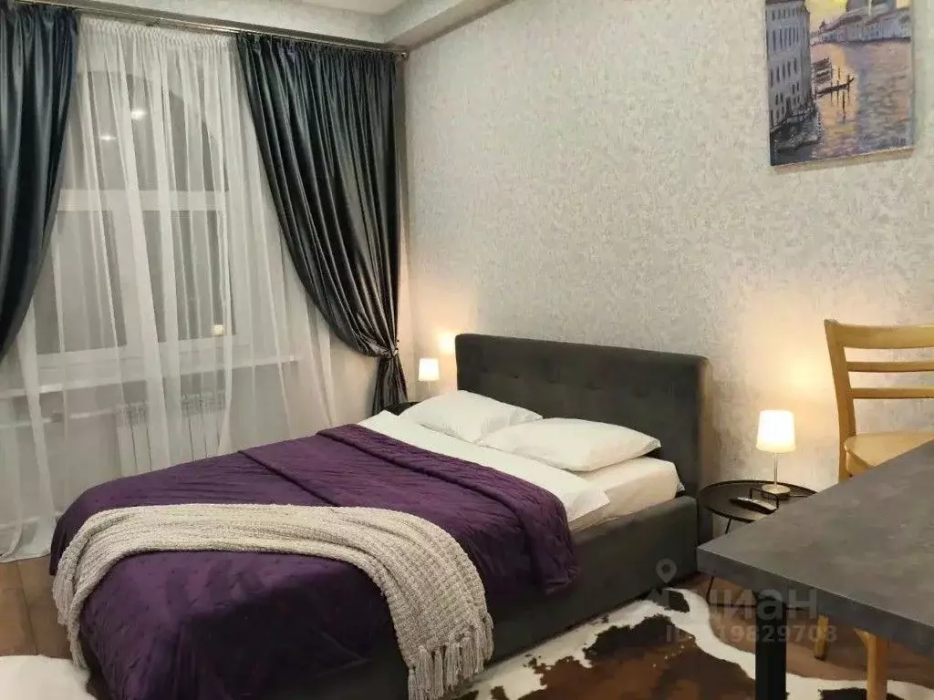 3-к кв. Свердловская область, Екатеринбург просп. Ленина, 99 (80.0 м) - Фото 0