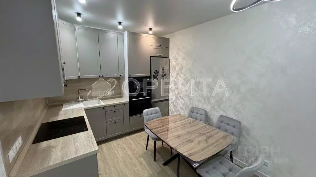 1-к кв. Тюменская область, Тюмень ул. Тимофея Чаркова, 87 (39.9 м) - Фото 0