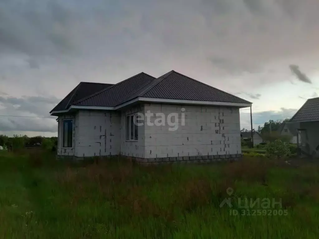 Дом в Белгородская область, Старооскольский городской округ, с. Озерки ... - Фото 0