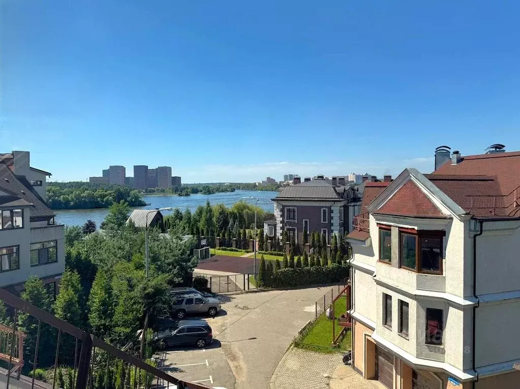 Таунхаус в Московская область, Красногорск ул. Имени Головкина, 6 (320 ... - Фото 1
