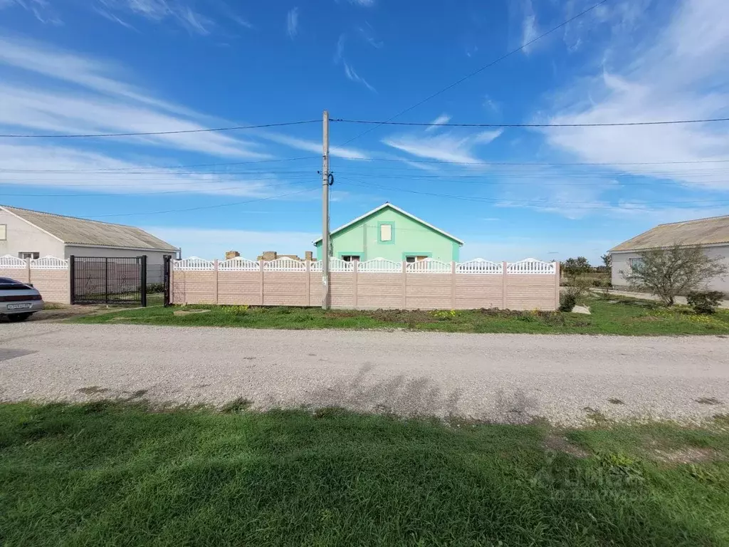 Дом в Крым, Ленинский район, с. Ильичево ул. Виноградная, 82 (70 м) - Фото 1