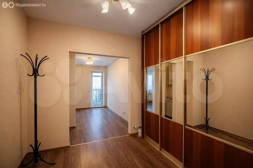 Квартира-студия: Челябинск, улица Братьев Кашириных, 131А (30.5 м) - Фото 2
