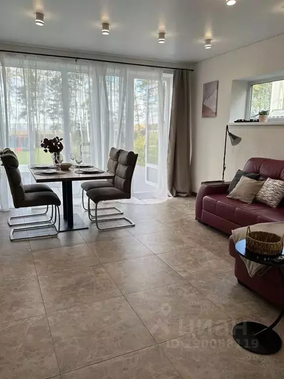 Дом в Ленинградская область, Выборгский район, Рощинское городское ... - Фото 1