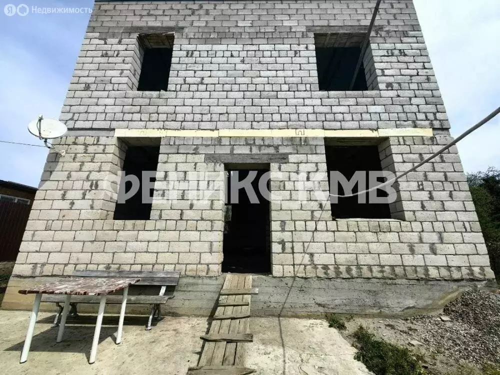 Дом в Ставропольский край, Лермонтов (180 м) - Фото 0