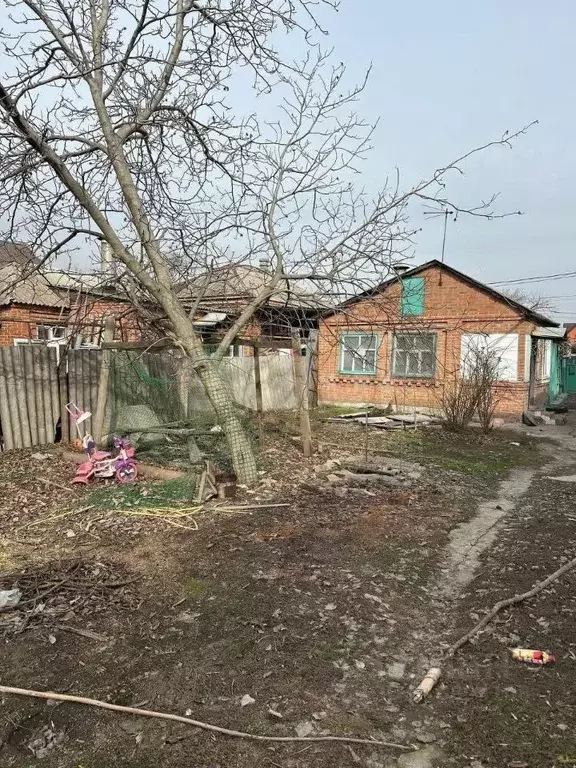 Дом в Ростовская область, Батайск ул. Комарова (30 м) - Фото 1