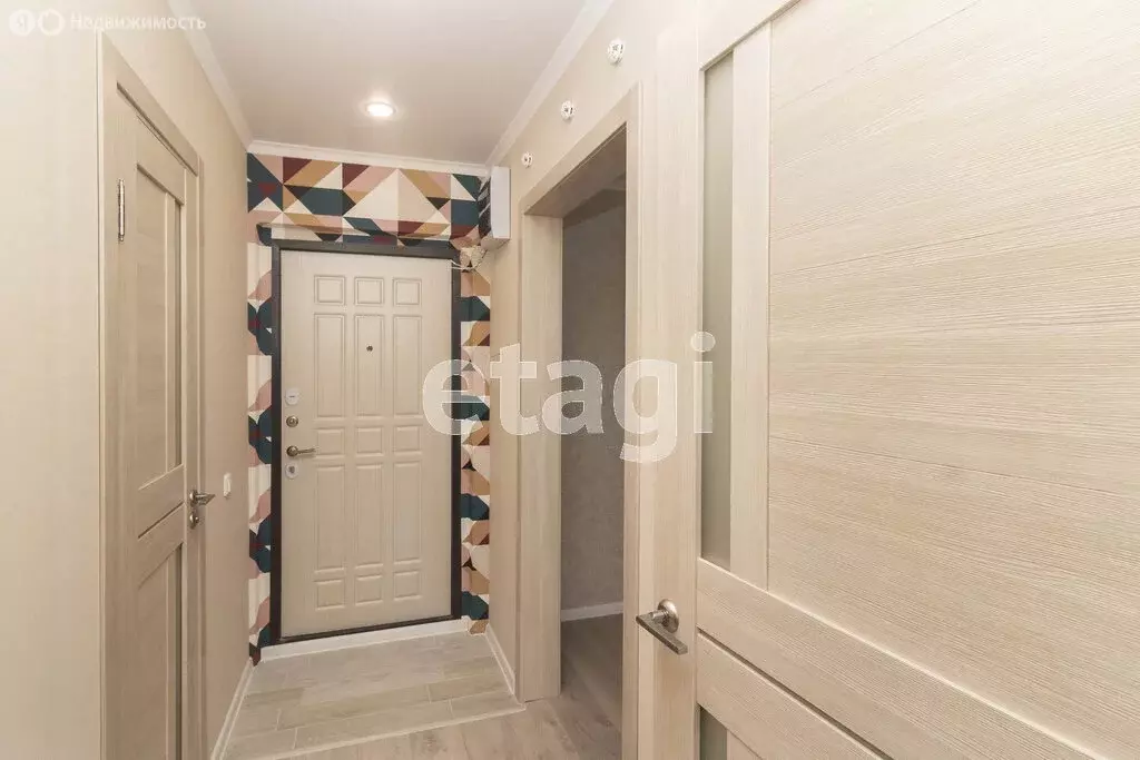 1-комнатная квартира: Тюмень, улица Валентины Трофимовой, 3 (41 м) - Фото 1