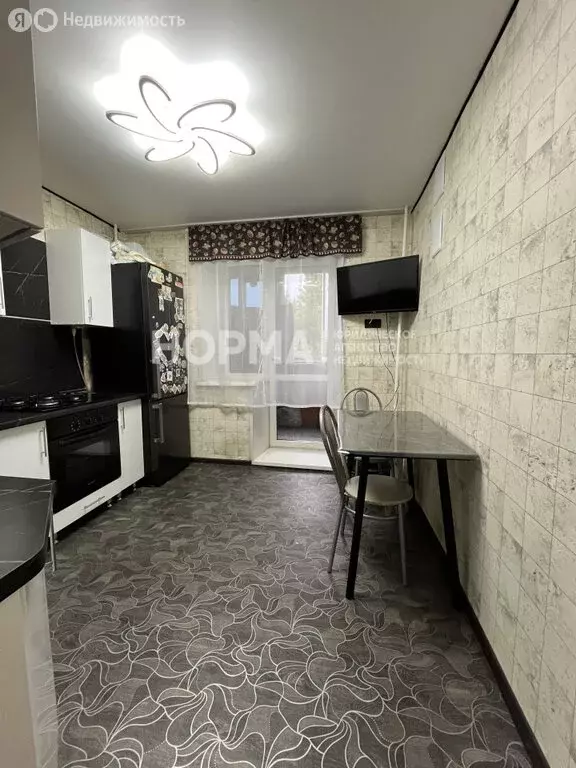 2-комнатная квартира: Октябрьский, Социалистическая улица, 4А (52.1 м) - Фото 0