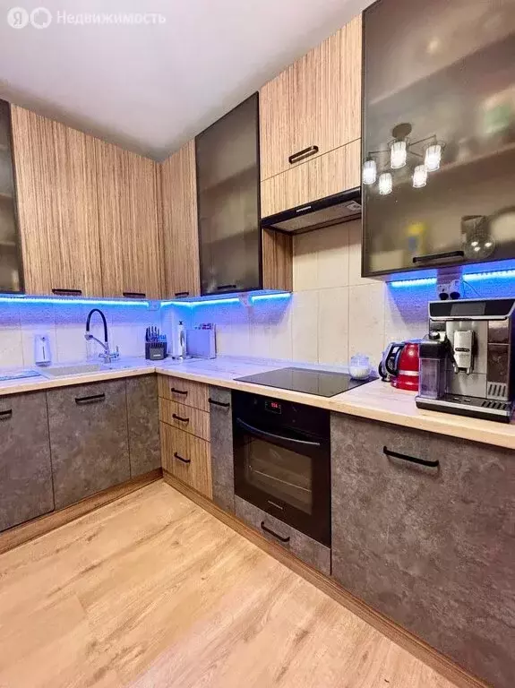 3-комнатная квартира: Санкт-Петербург, улица Дыбенко, 42 (81.4 м) - Фото 2