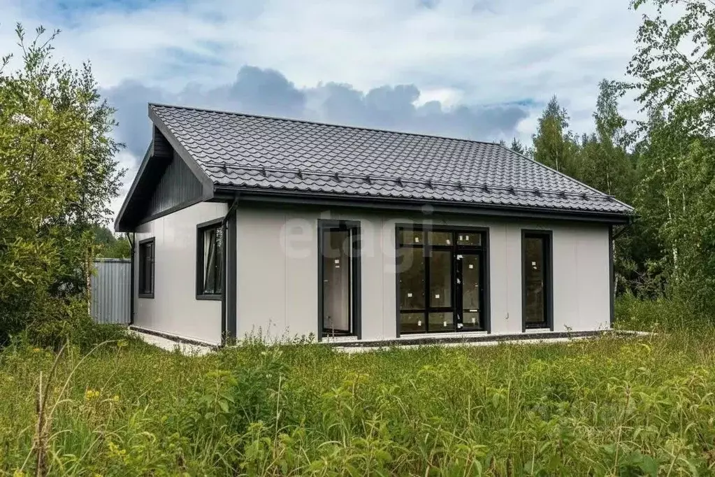Дом в Курская область, Курский район, Нижнемедведицкий сельсовет, д. ... - Фото 1