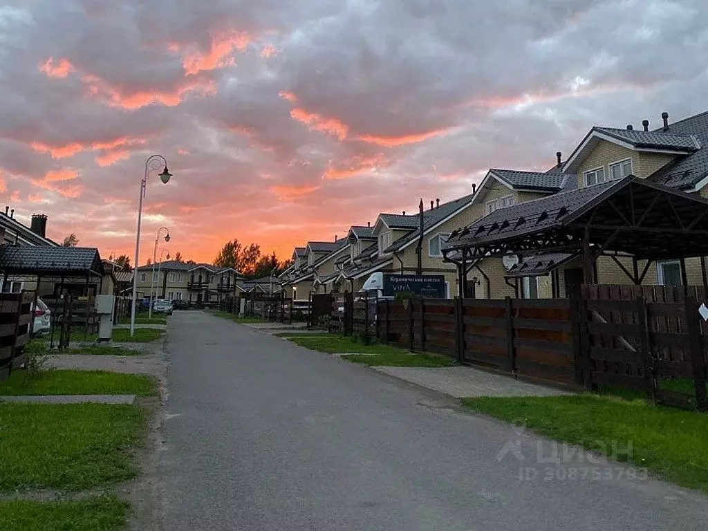 Таунхаус в Ленинградская область, Всеволожский район, Агалатовское ... - Фото 1