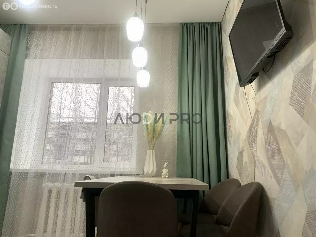 2-комнатная квартира: Сыктывкар, улица Димитрова, 17 (58.2 м) - Фото 2