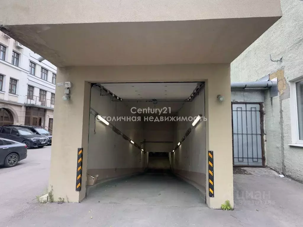Гараж в Москва Тверской бул., 16С5 (17 м) - Фото 1