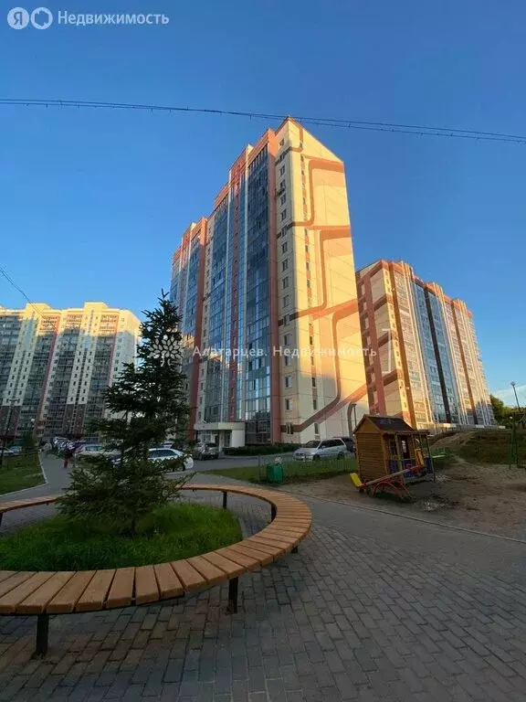 4-комнатная квартира: Томск, Нефтяная улица, 5А (79 м) - Фото 0