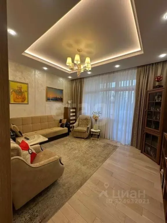 2-к кв. Крым, Симферополь просп. Кирова (90.0 м) - Фото 1