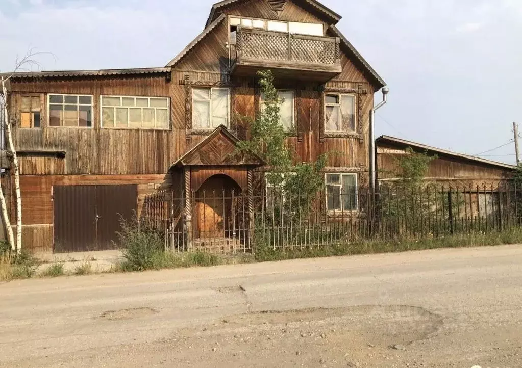 Дом в Саха (Якутия), Якутск ул. Крупской, 43 (220 м) - Фото 1