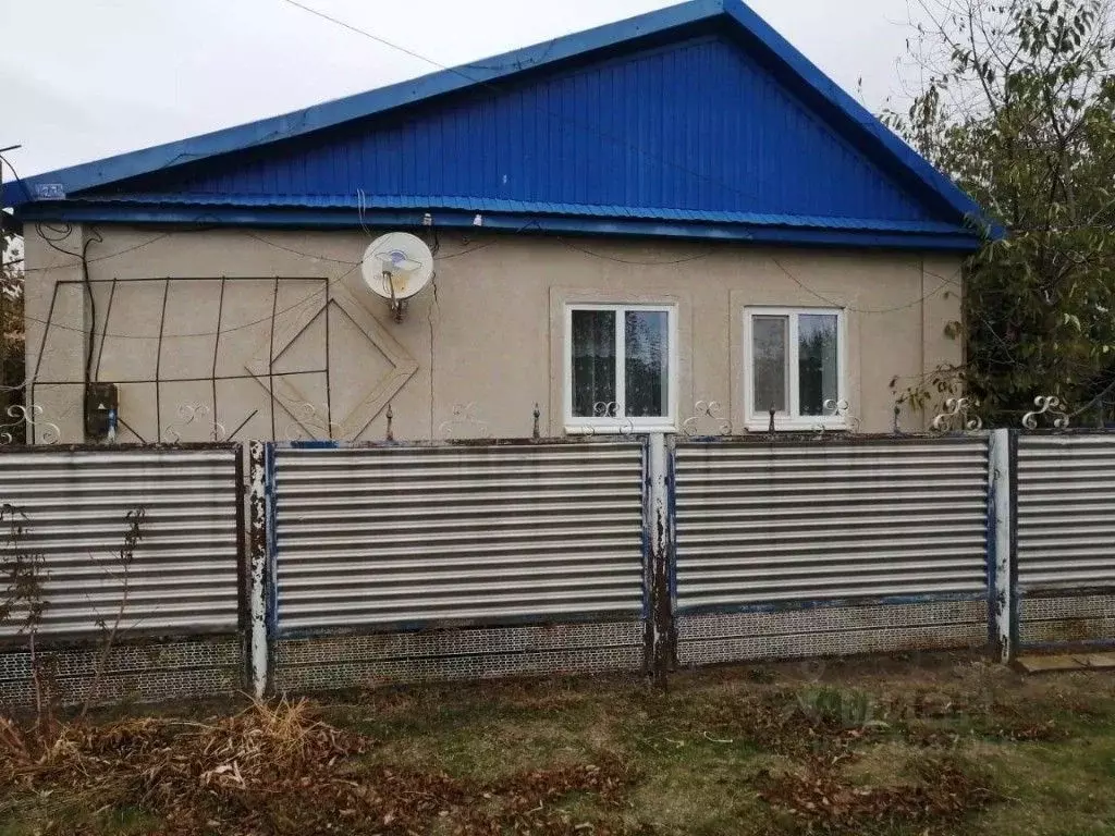 Дом в Ставропольский край, Красногвардейский муниципальный округ, с. ... - Фото 1