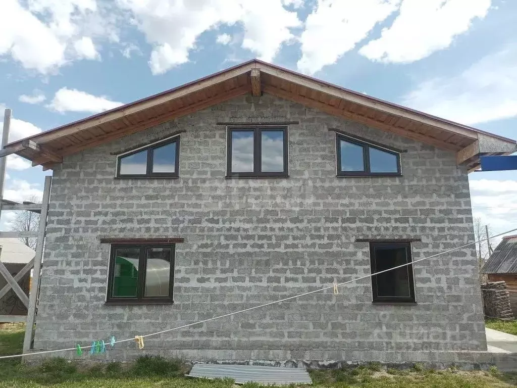 Дом в Свердловская область, Верхняя Тура ул. Ленина, 50 (182 м) - Фото 1